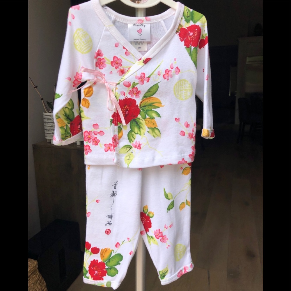 NWT 9 Mo‎ Kimono Set w Hat in Tulle Gift Bag
